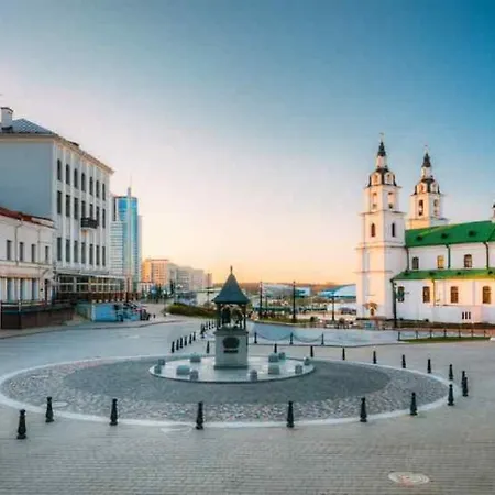 Апартаменти Apartments On Karla Marksa *