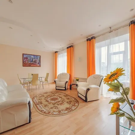 Апартаменти Apartments On Karla Marksa Мінськ