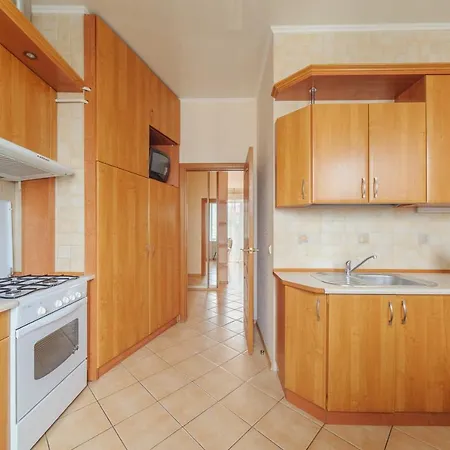 Апартаменти Apartments On Karla Marksa *