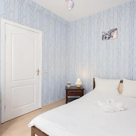 Апартаменти Apartments On Karla Marksa Мінськ